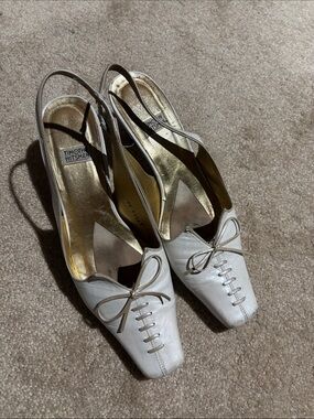 Timothy Hitsman White Leather Lace-Up Slingback Pumps with Gold Interior